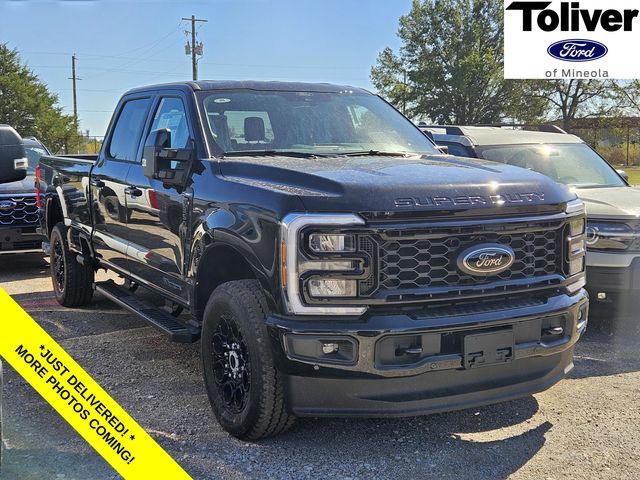 2026 Ford F-350 Super Duty Lariat's photo