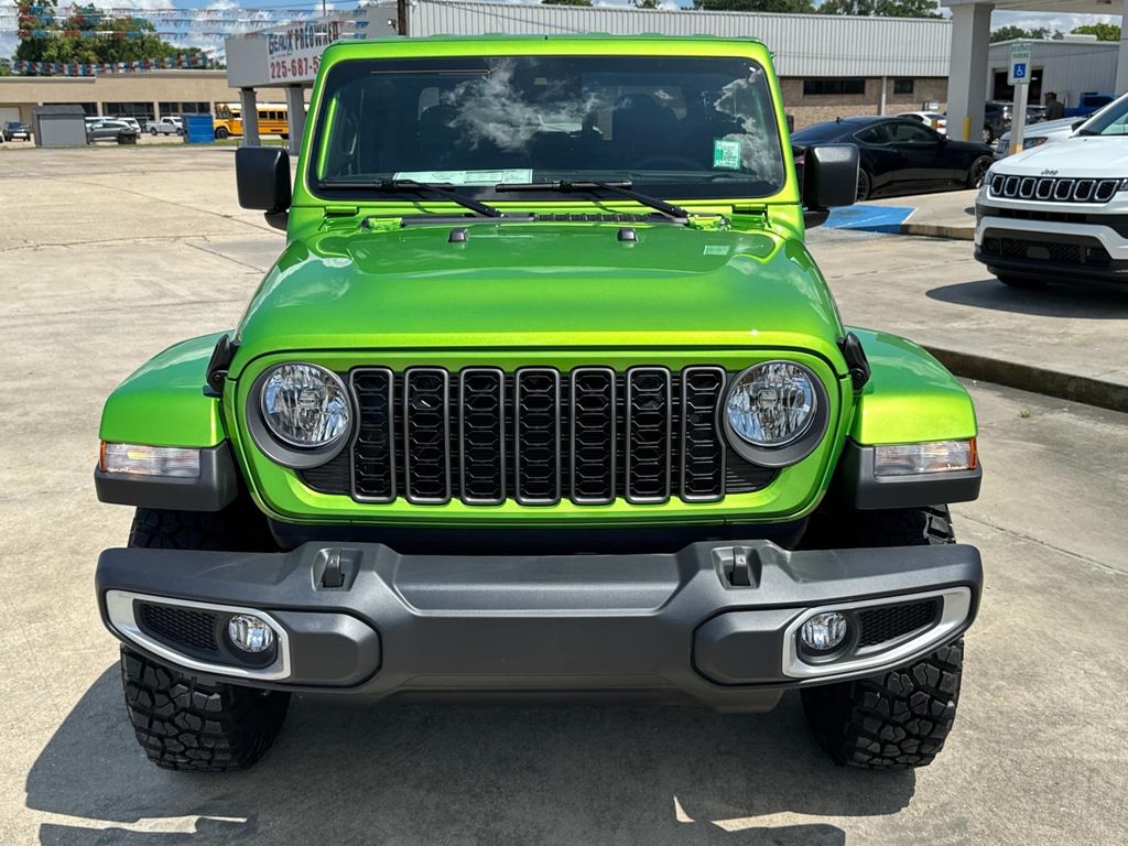 2025 Jeep Gladiator Sport photo 2