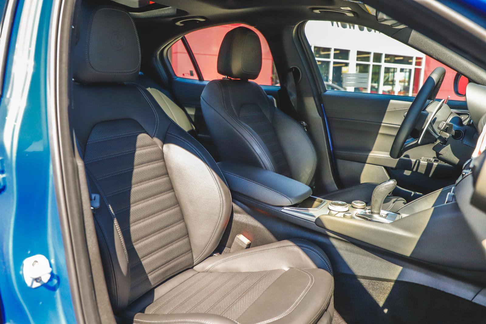 2025 Alfa Romeo Giulia Base photo 15
