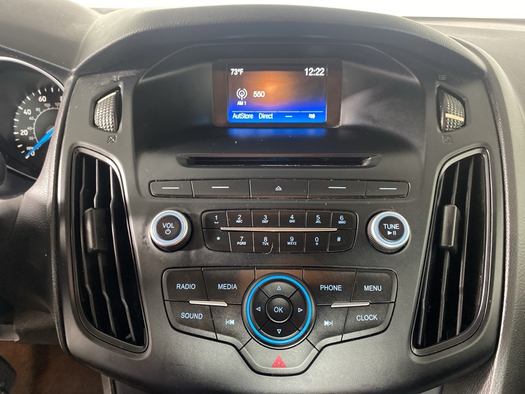 2016 Ford Focus SE photo 17