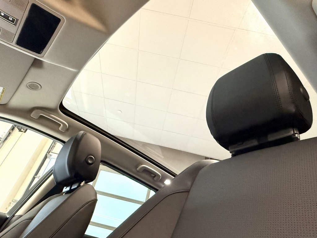 2025 Land Rover Discovery Sport S photo 14