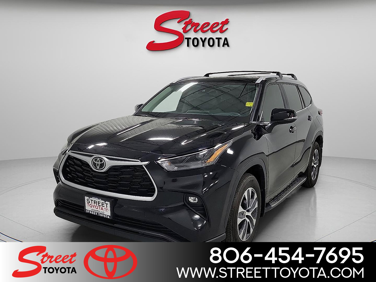 2024 Toyota Highlander XLE's photo