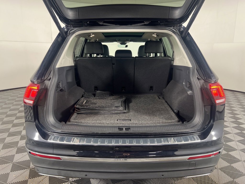 2020 Volkswagen Tiguan SEL photo 4