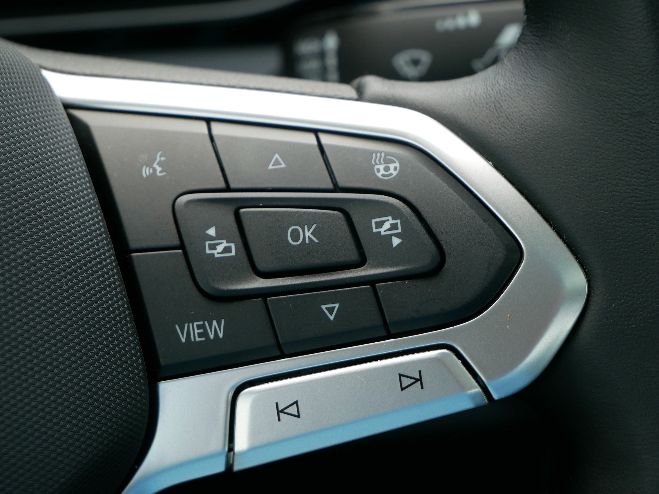 2025 Volkswagen Jetta SEL photo 29