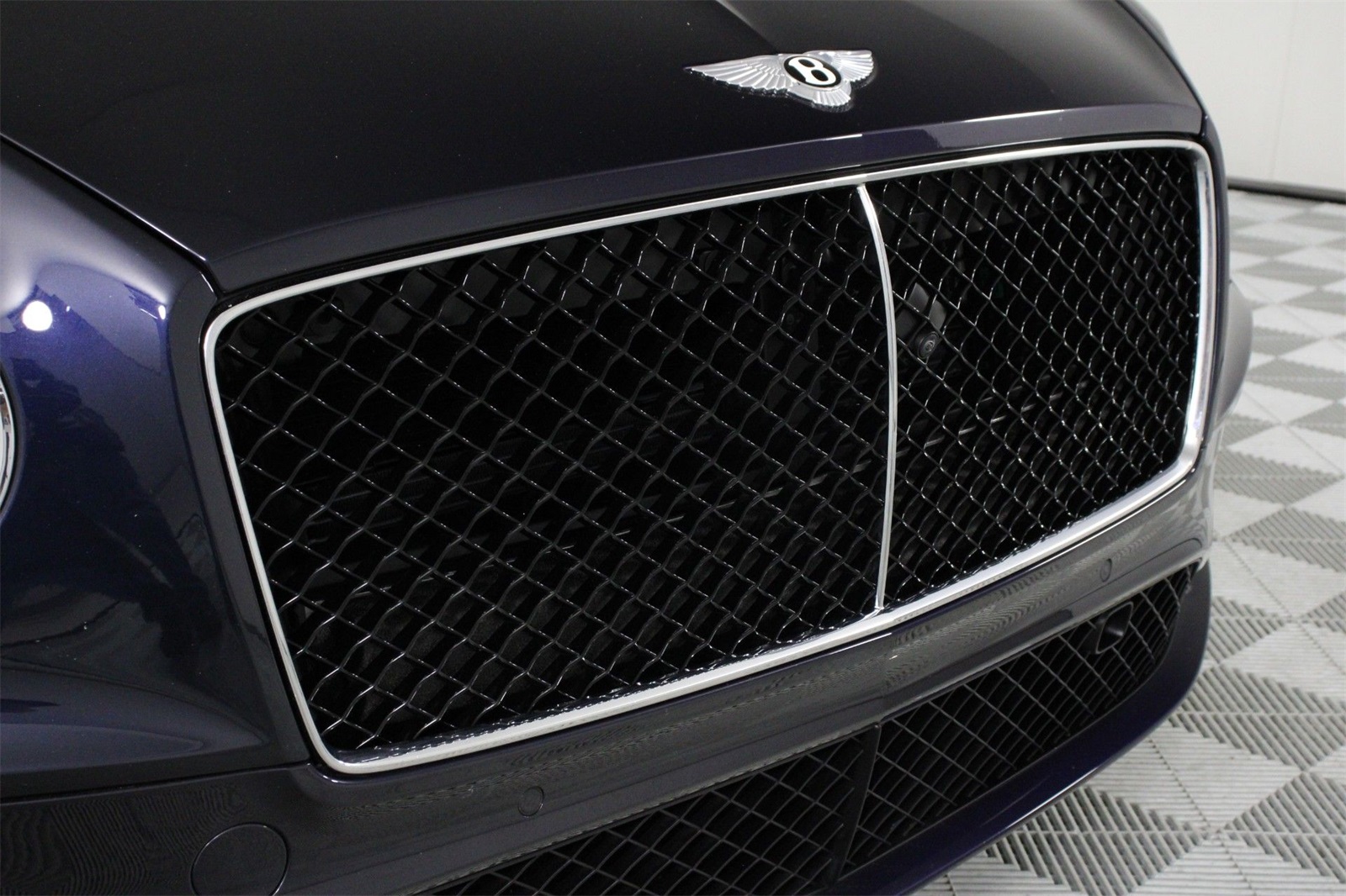2024 Bentley Continental GT V8 photo 8