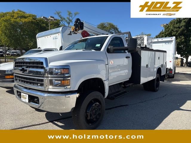 2024 Chevrolet Silverado 4500 Medium Duty Chassis Cab Work Truck's photo