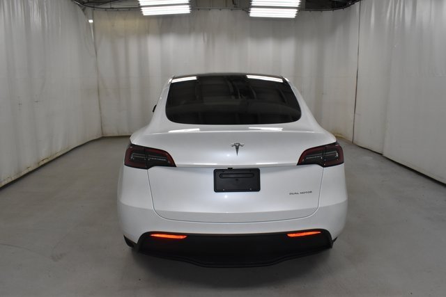 2024 Tesla Model Y Long Range photo 5