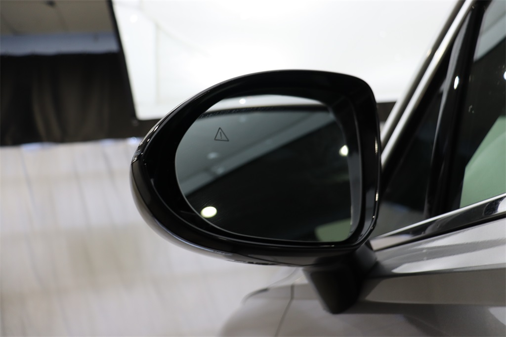 2026 Genesis Electrified GV70 Advanced photo 4