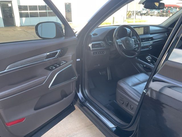 Used 2021 Kia Telluride SX with VIN 5XYP54HC2MG161956 for sale in Hutchinson, KS