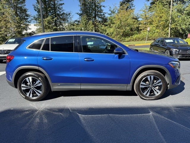 2025 Mercedes Benz GLA 250 4MATIC photo 2