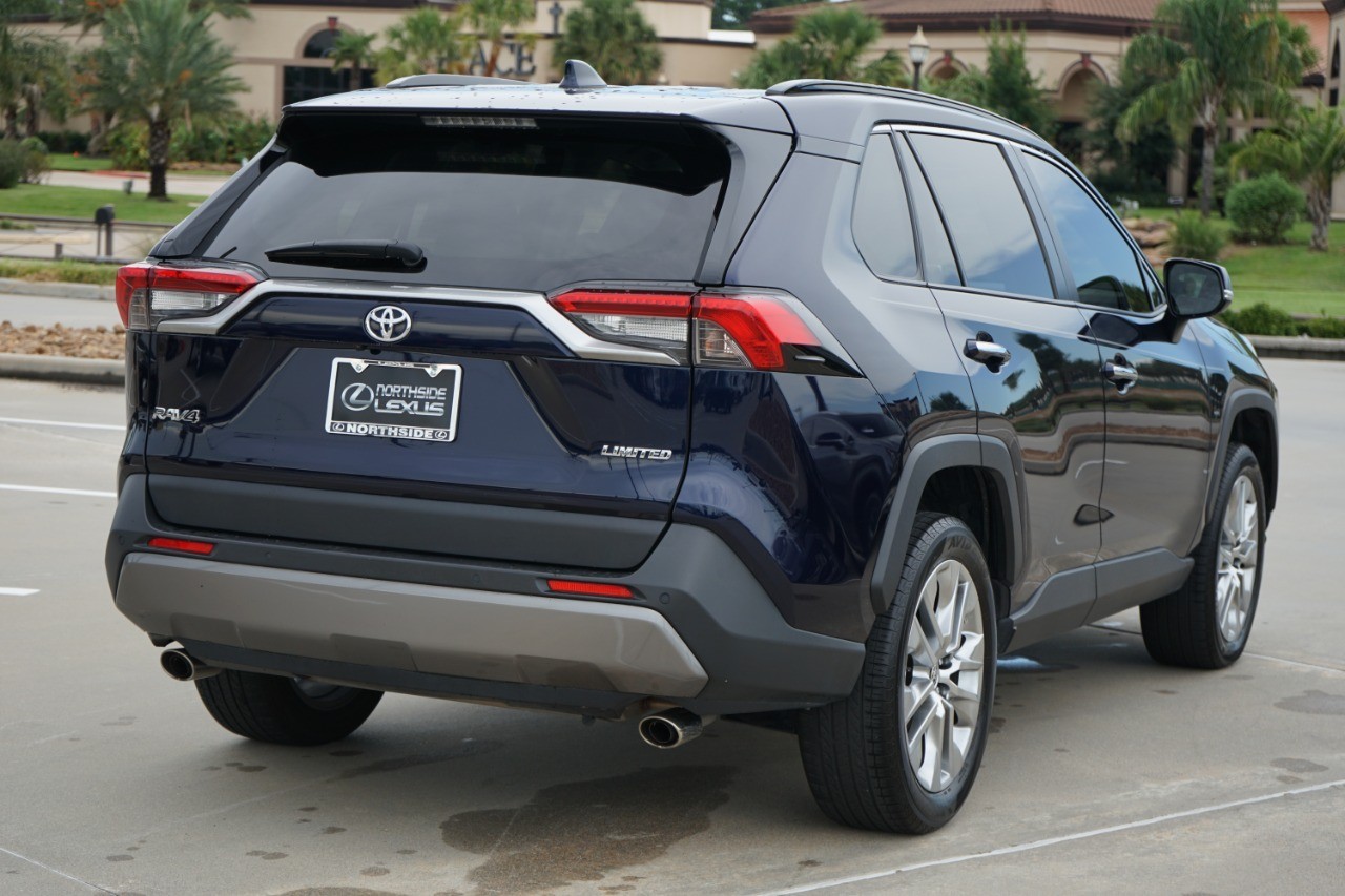 2021 Toyota RAV4 Limited photo 3