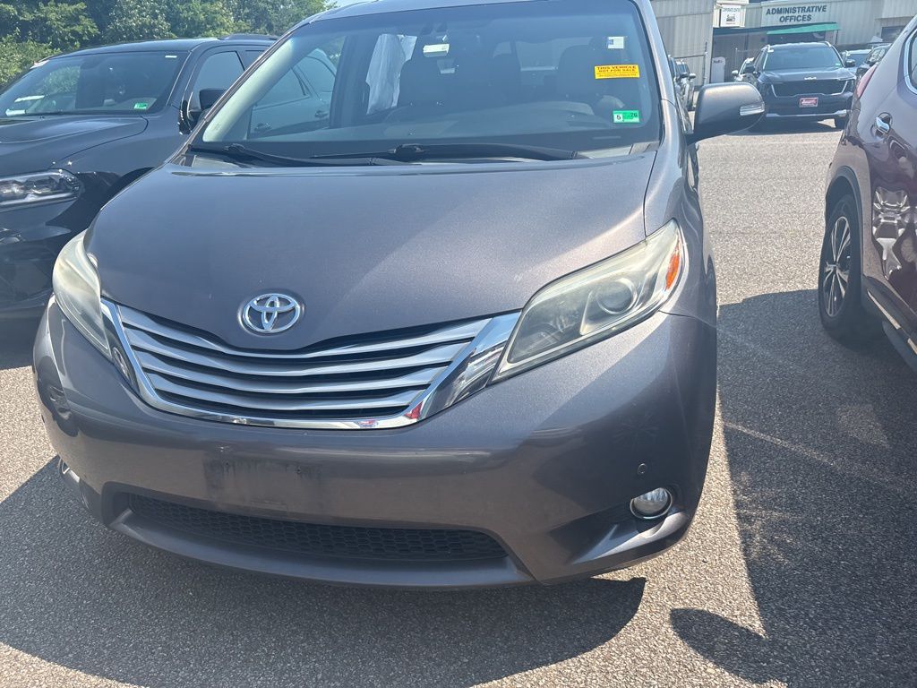 2015 Toyota Sienna Limited photo 4