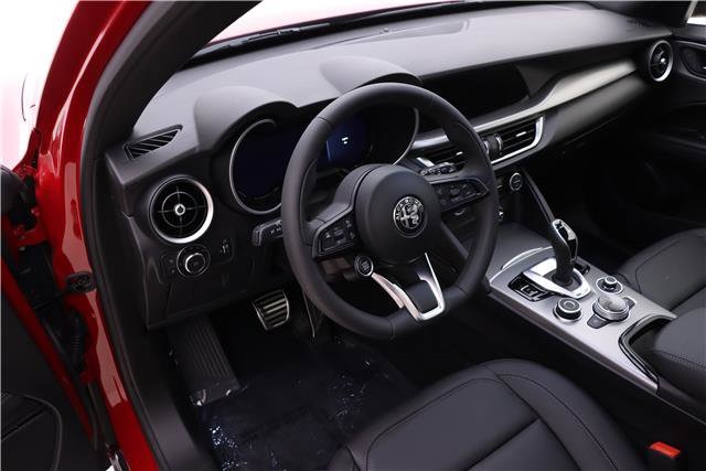 2024 Alfa Romeo Stelvio Ti photo 6