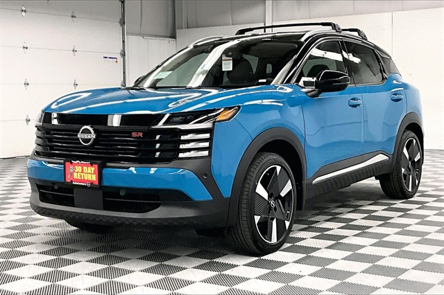 2025 Nissan Kicks SR photo 2