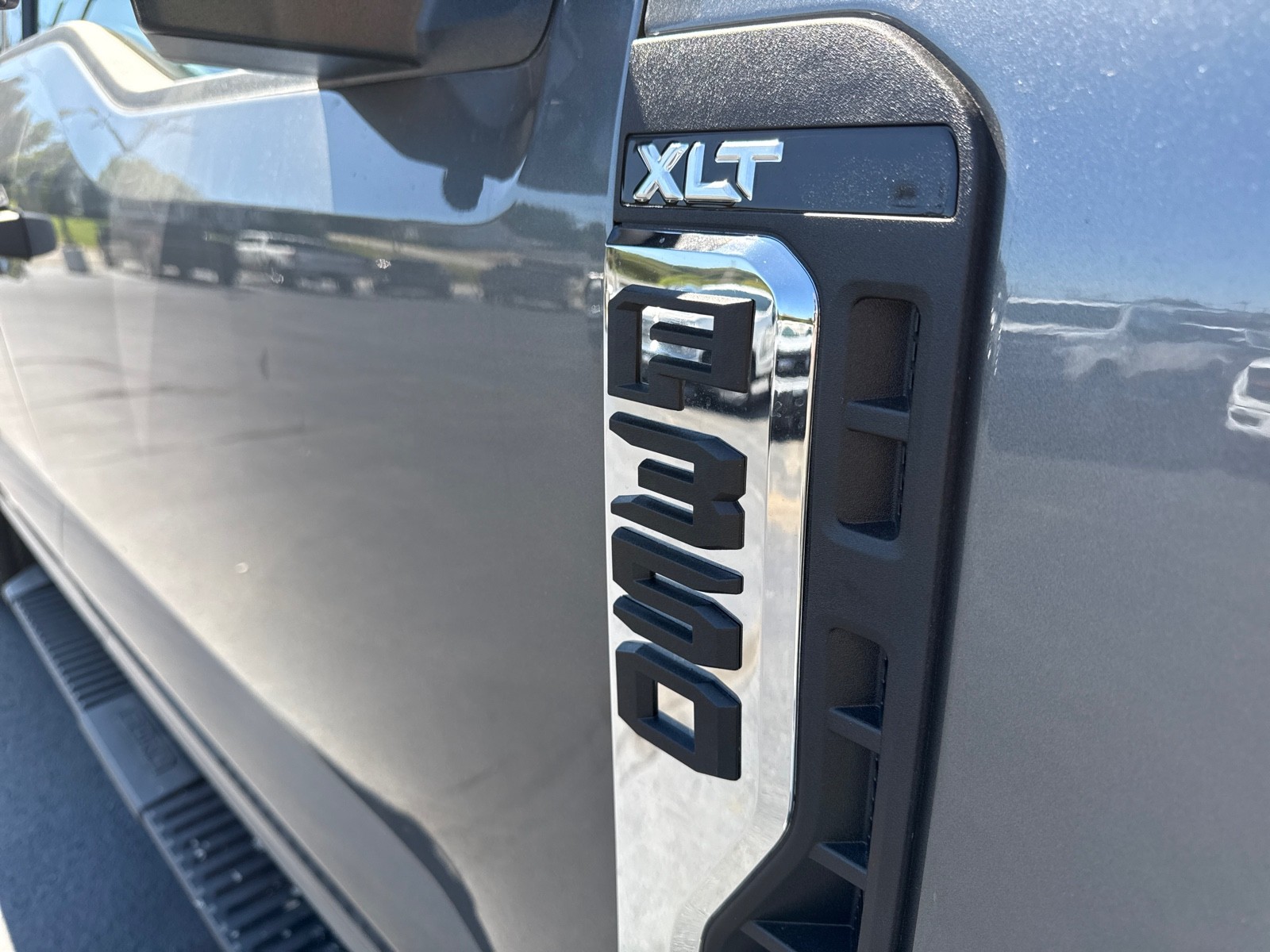2026 Ford F-350 XLT photo 3