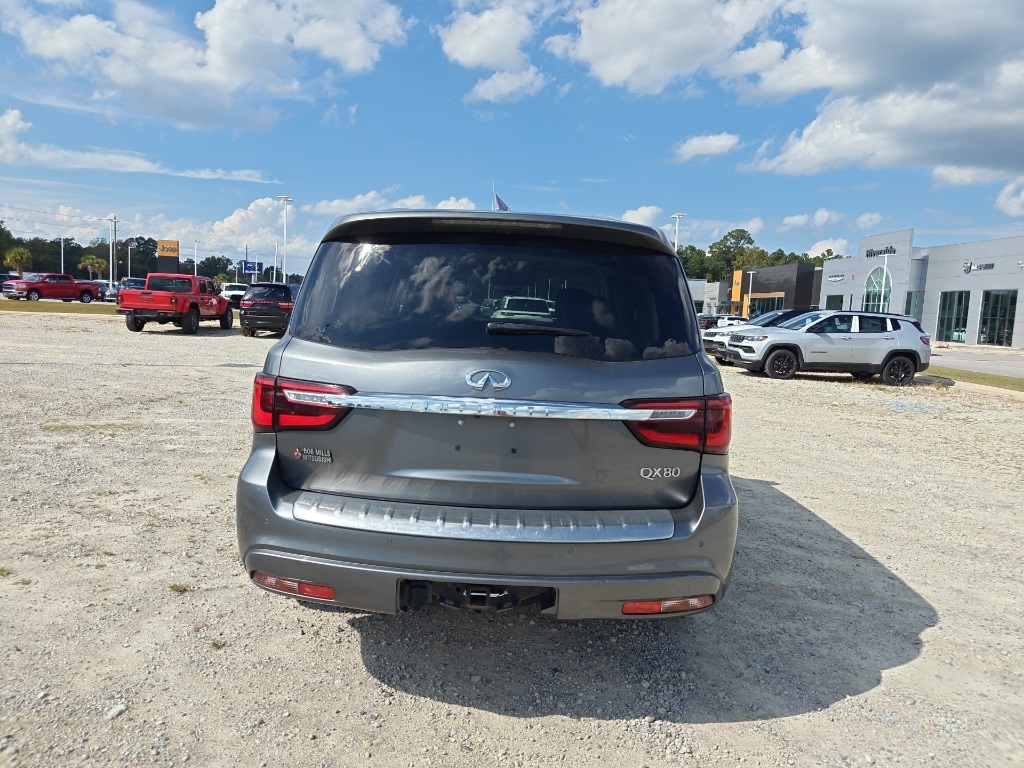2021 Infiniti QX80 Luxe photo 3