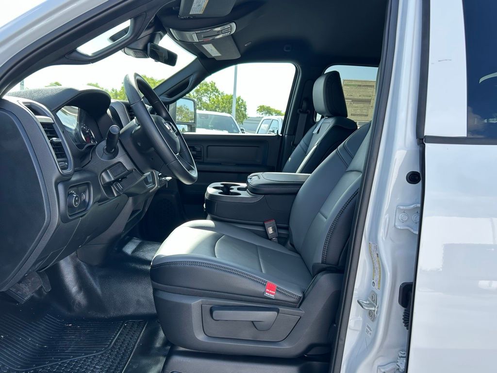 2025 Ram 2500 Tradesman photo 9