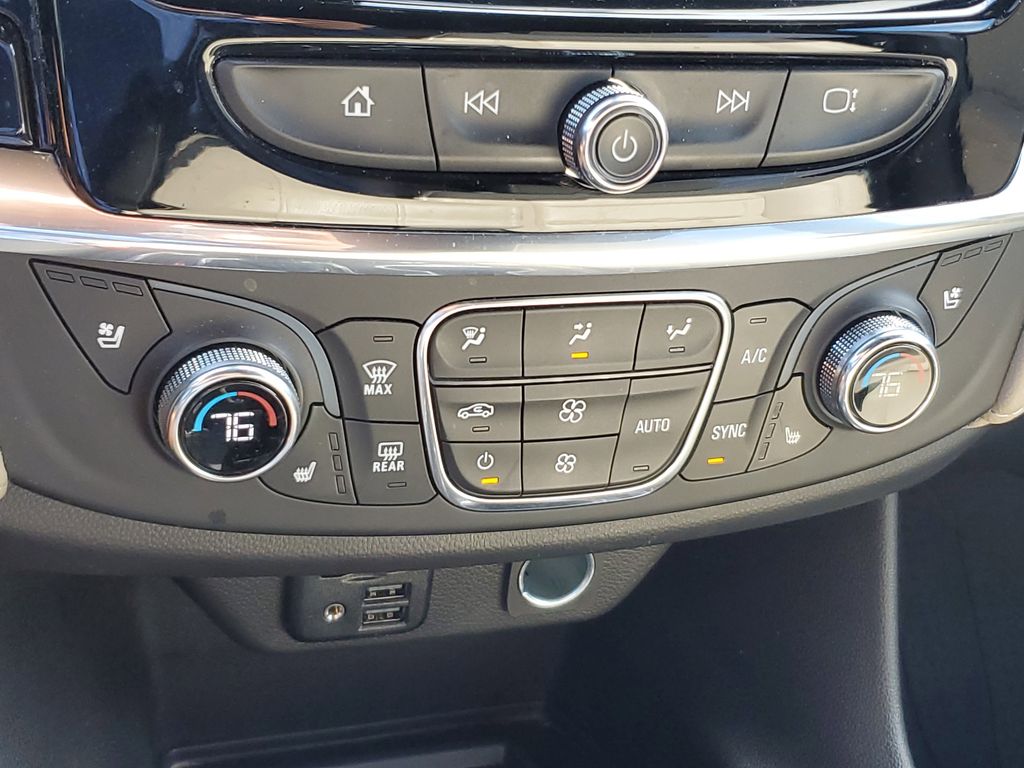 2023 Chevrolet Traverse Premier photo 24