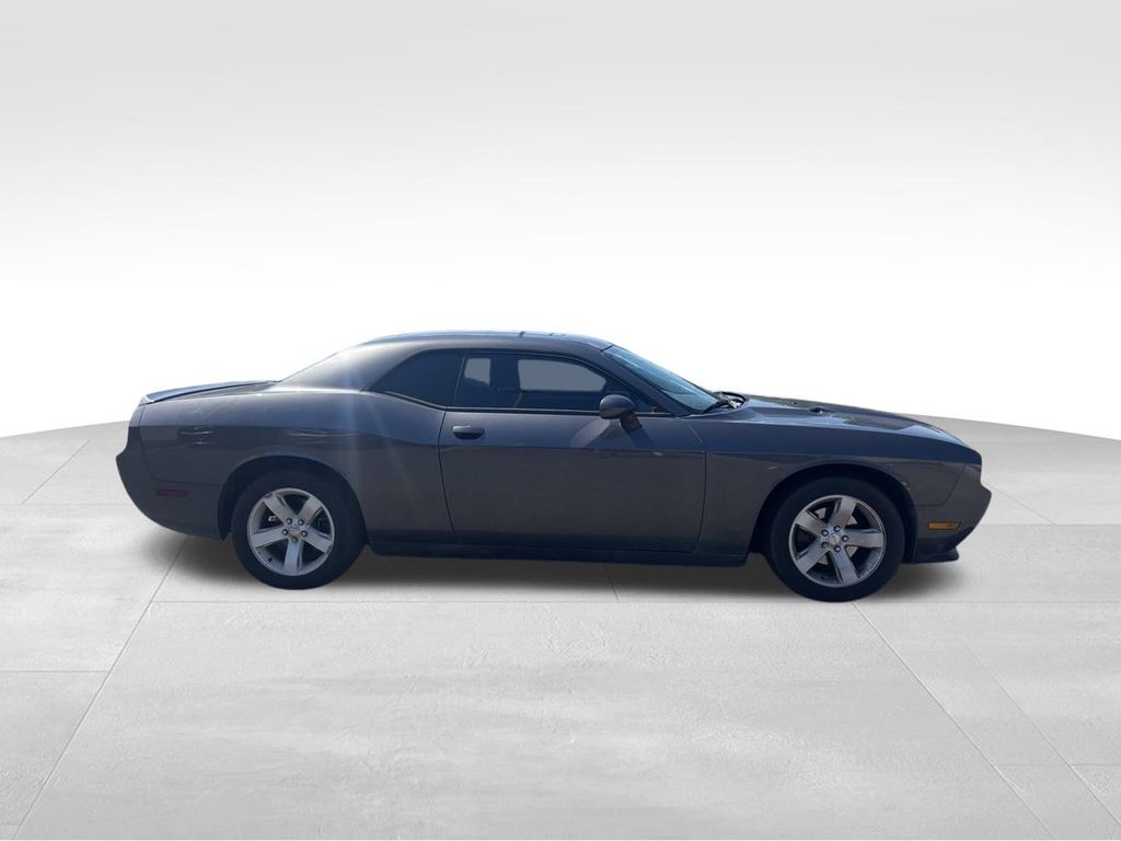 2013 Dodge Challenger SXT Plus photo 3