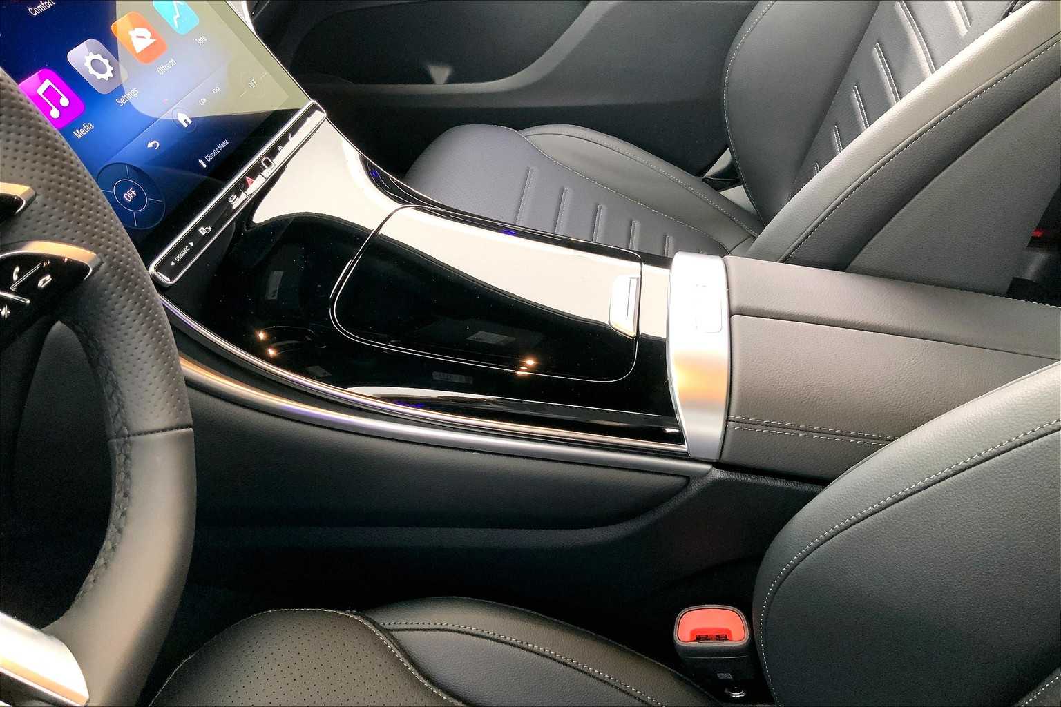 2025 Mercedes Benz GLC 300 4MATIC photo 16