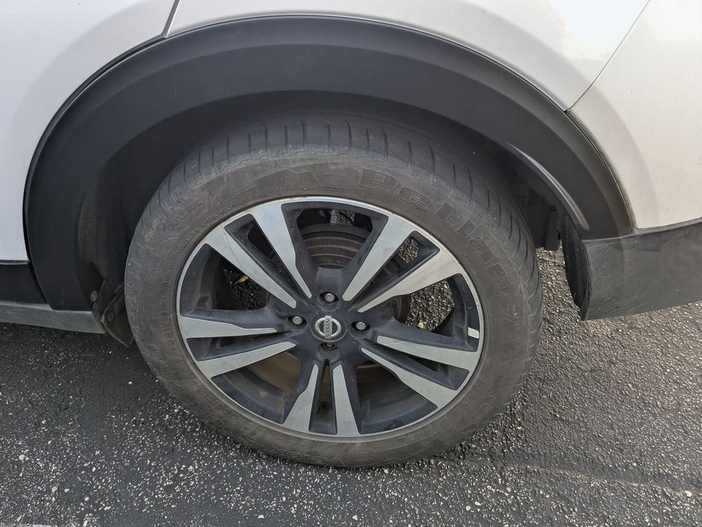 2020 Nissan Kicks SV photo 2