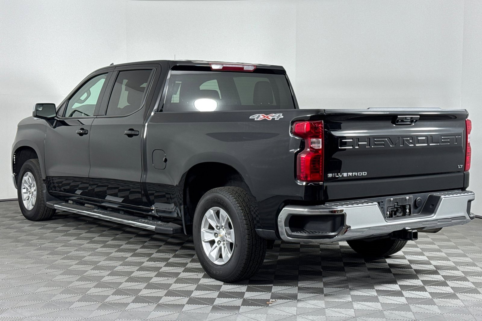 2024 Chevrolet Silverado 1500 LT photo 6