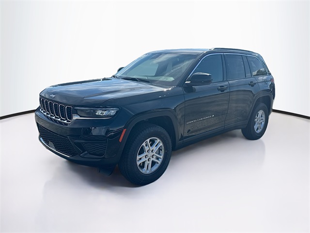 2025 Jeep Grand Cherokee Laredo photo 2