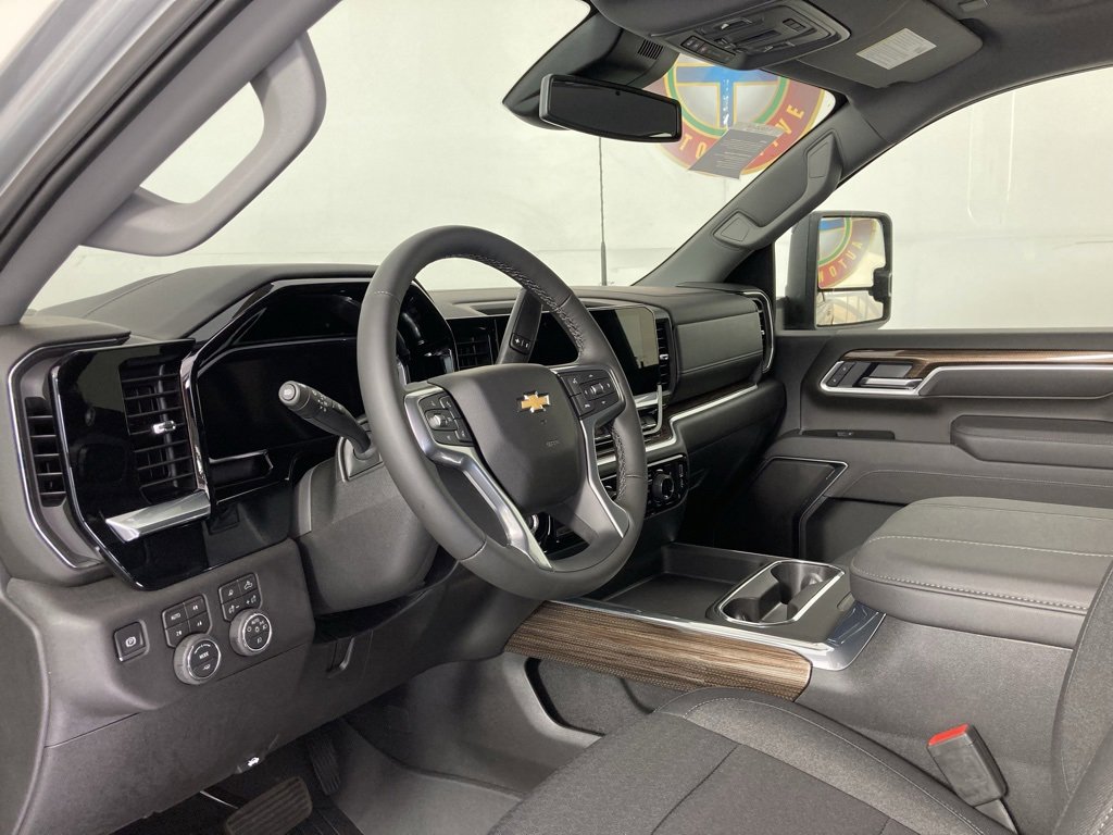 2026 Chevrolet Silverado 2500HD LT photo 12