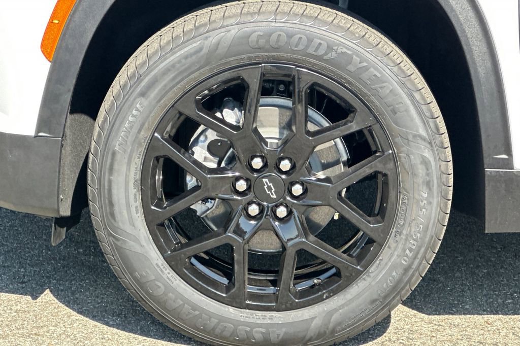 2025 Chevrolet Traverse photo 32