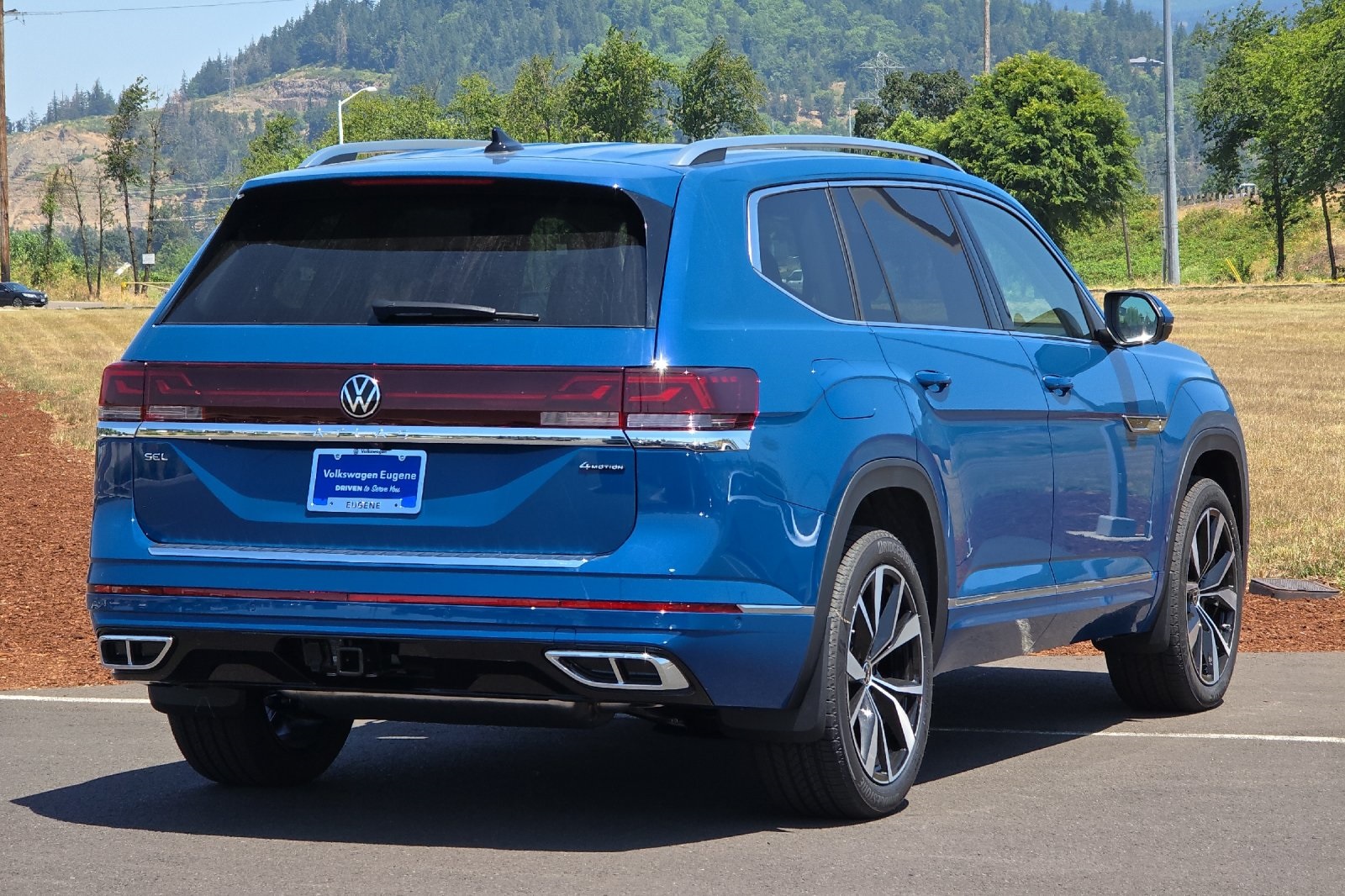 2025 Volkswagen Atlas SEL Premium R-Line photo 3