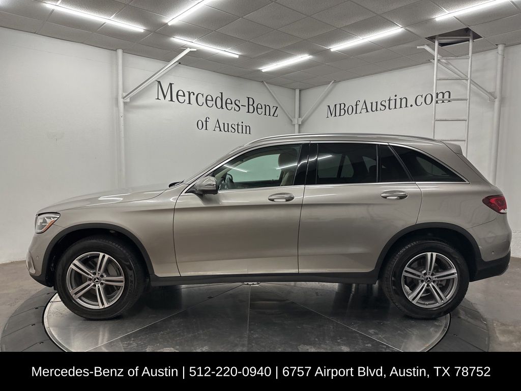 2022 Mercedes Benz GLC 300 photo 4