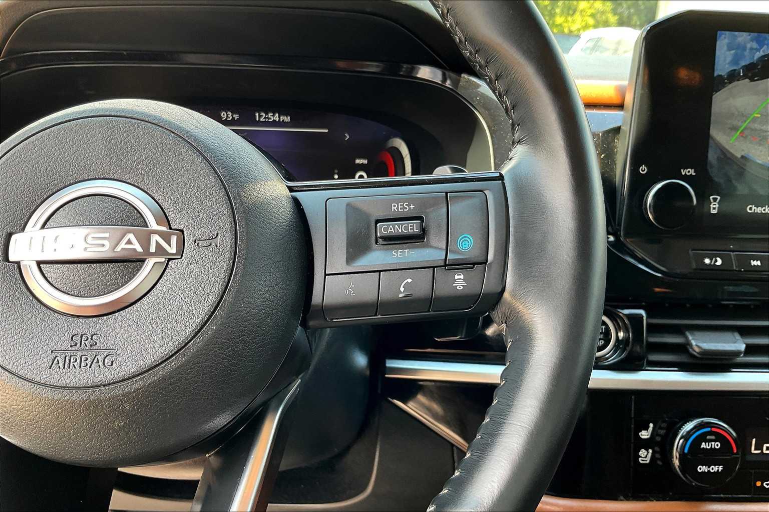 2023 Nissan Pathfinder Platinum photo 44