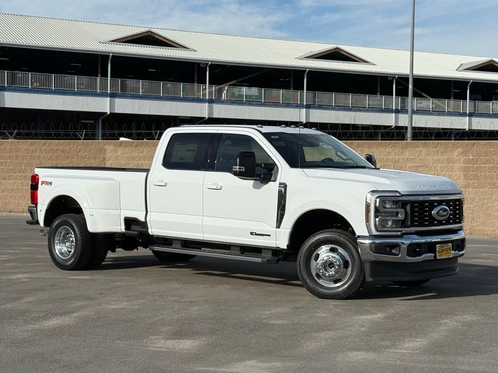 2026 Ford F-350 Super Duty Lariat's photo