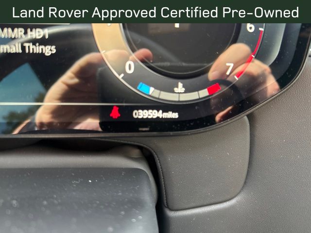 2023 Land Rover Range Rover SE photo 4