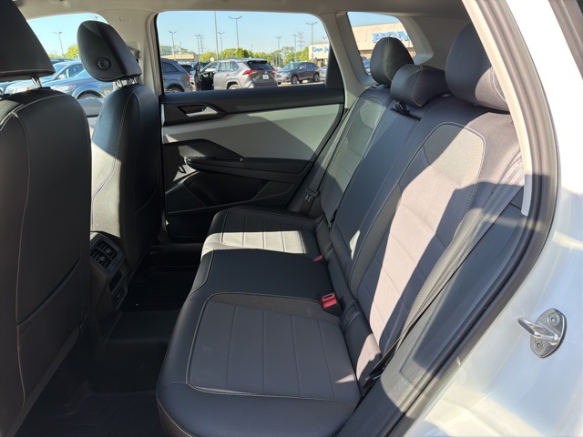 2023 Volkswagen Taos SE photo 23