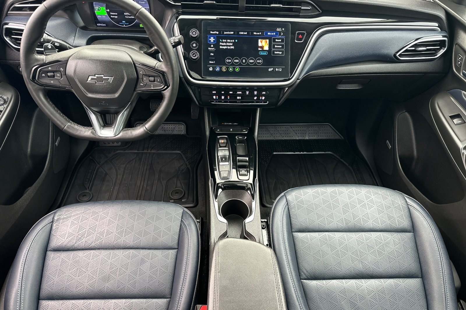 2023 Chevrolet Bolt EUV Premier photo 8