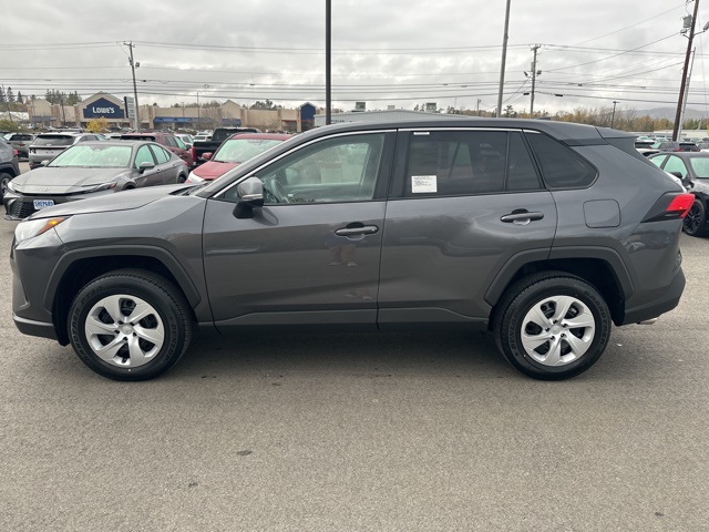 2025 Toyota RAV4 LE photo 4