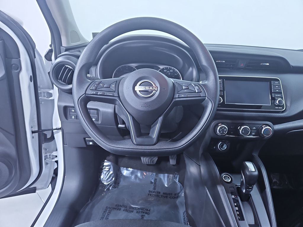 2024 Nissan Kicks S photo 12