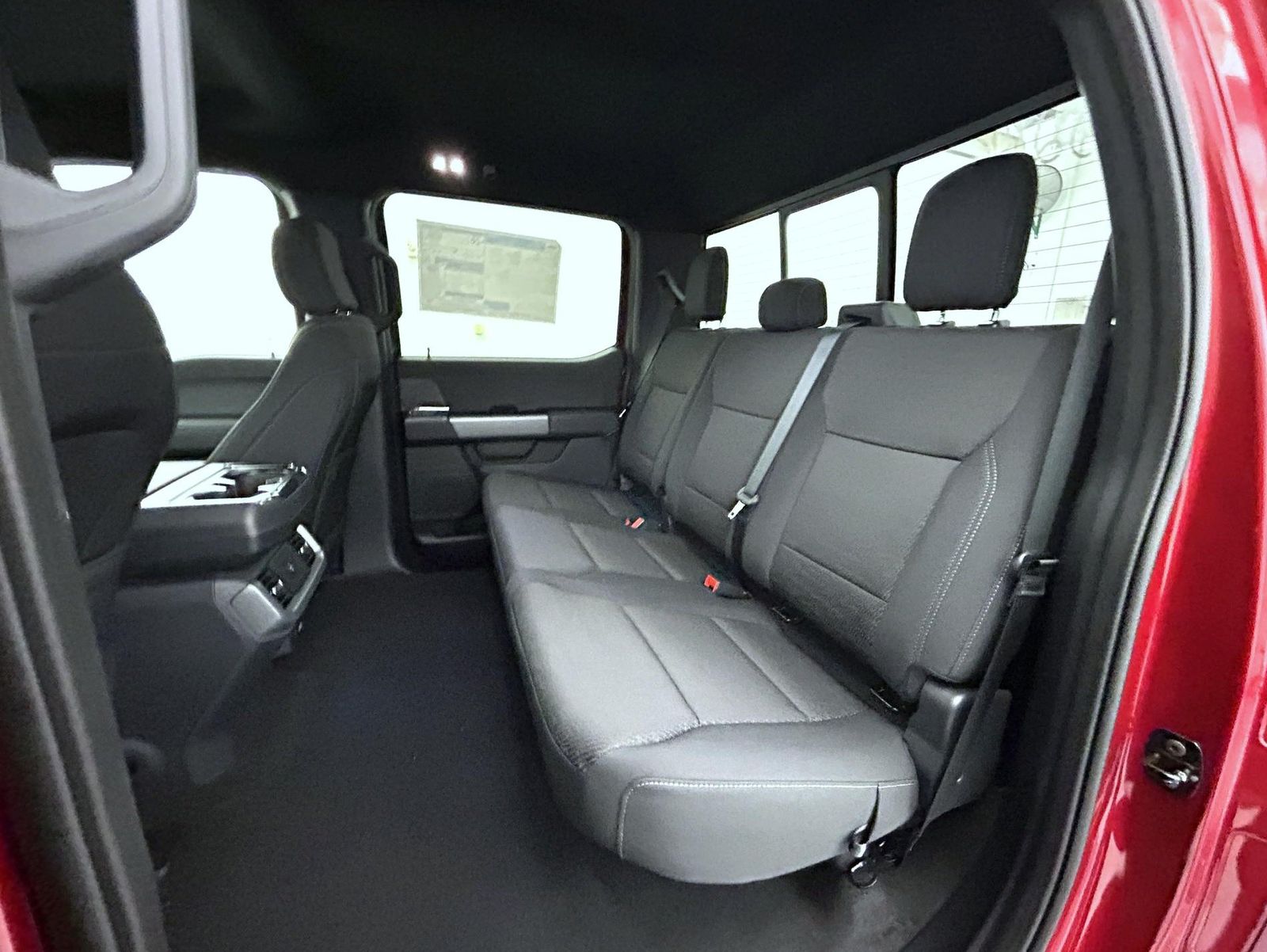 2025 Ford F-150 XLT photo 17