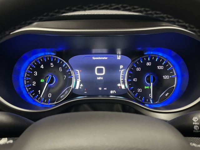 2025 Chrysler Pacifica photo 16
