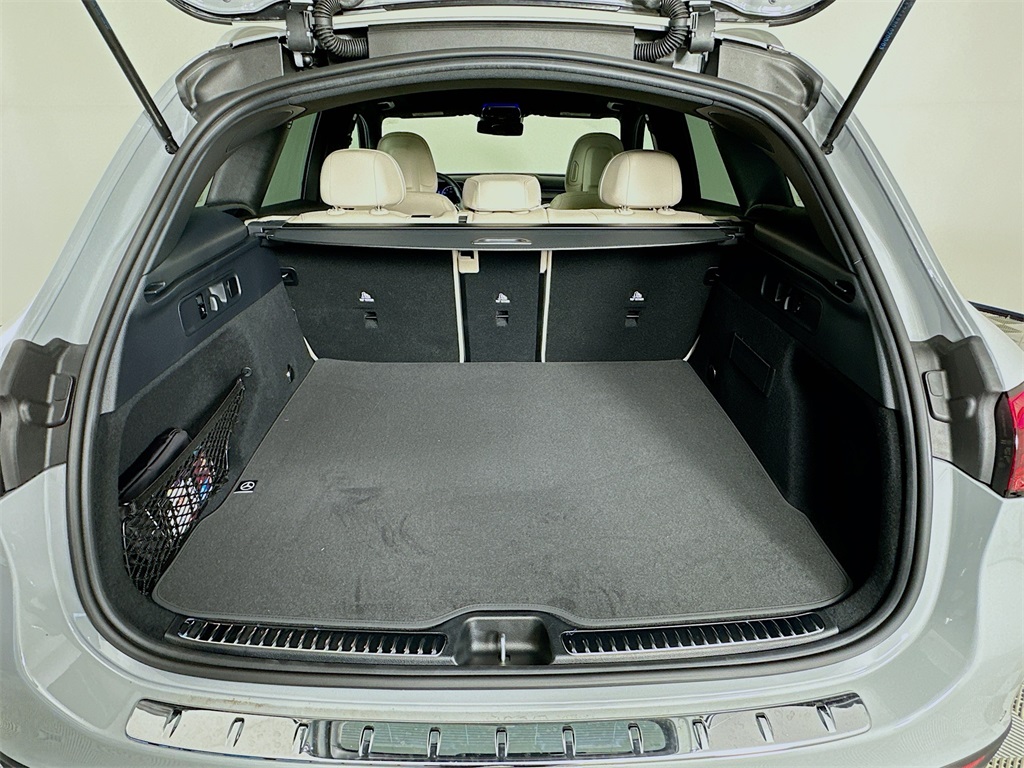 2026 Mercedes Benz GLC 300 photo 26