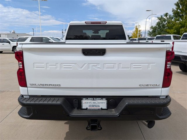 2024 Chevrolet Silverado 2500HD Custom photo 4