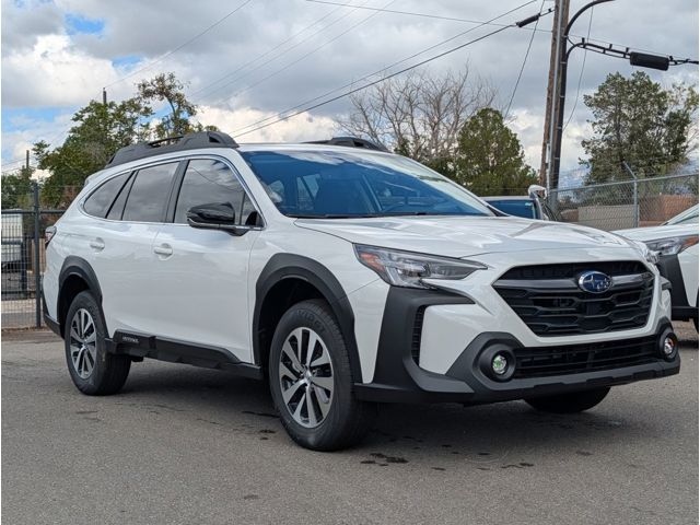 2025 Subaru Outback Premium's photo
