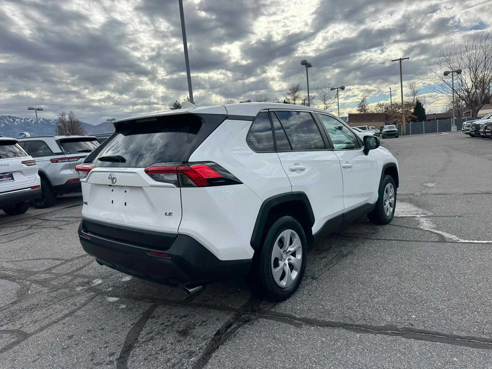 2024 Toyota RAV4 LE photo 4