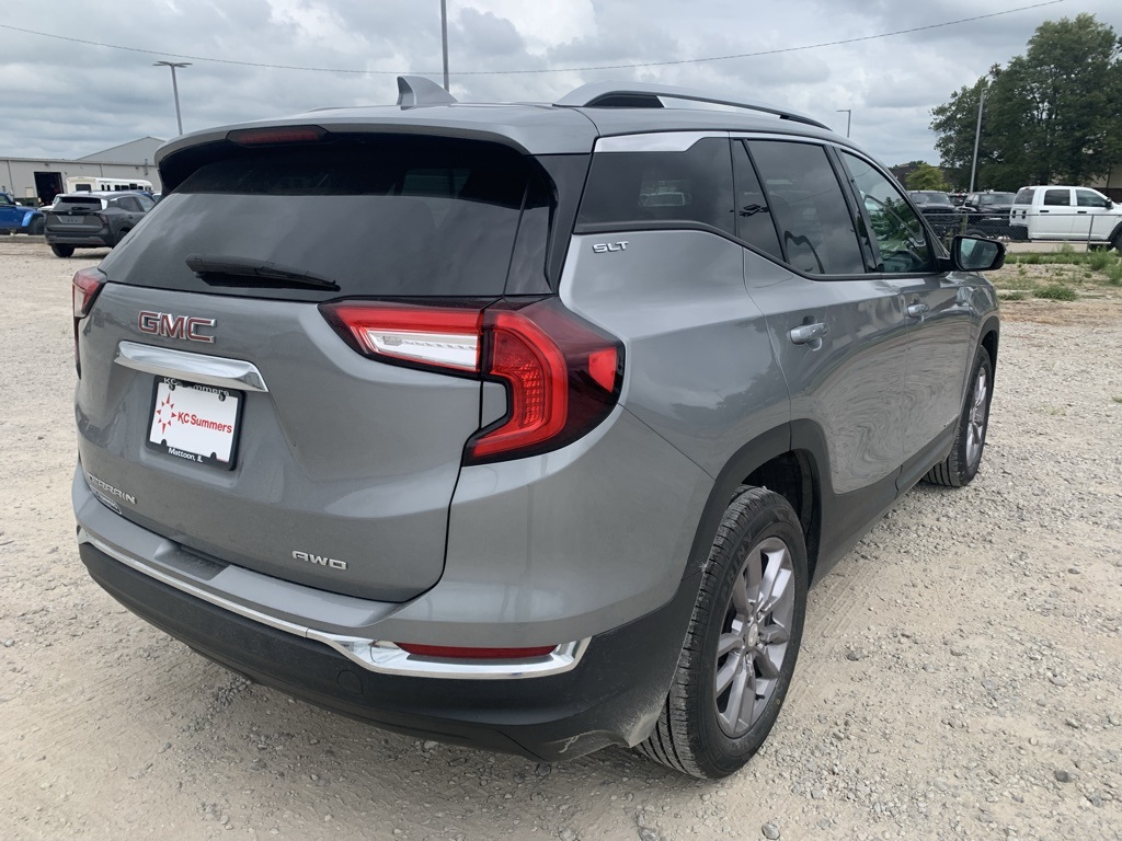 2024 Gmc Terrain SLT photo 3