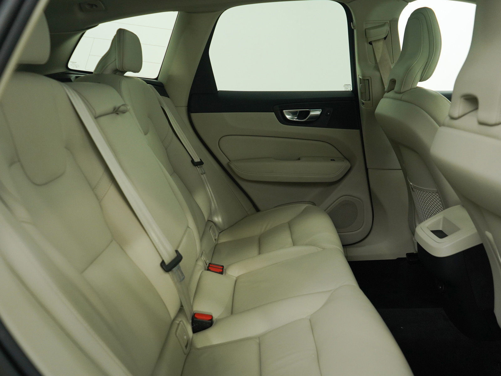 2023 Volvo XC60 B5 Core photo 12