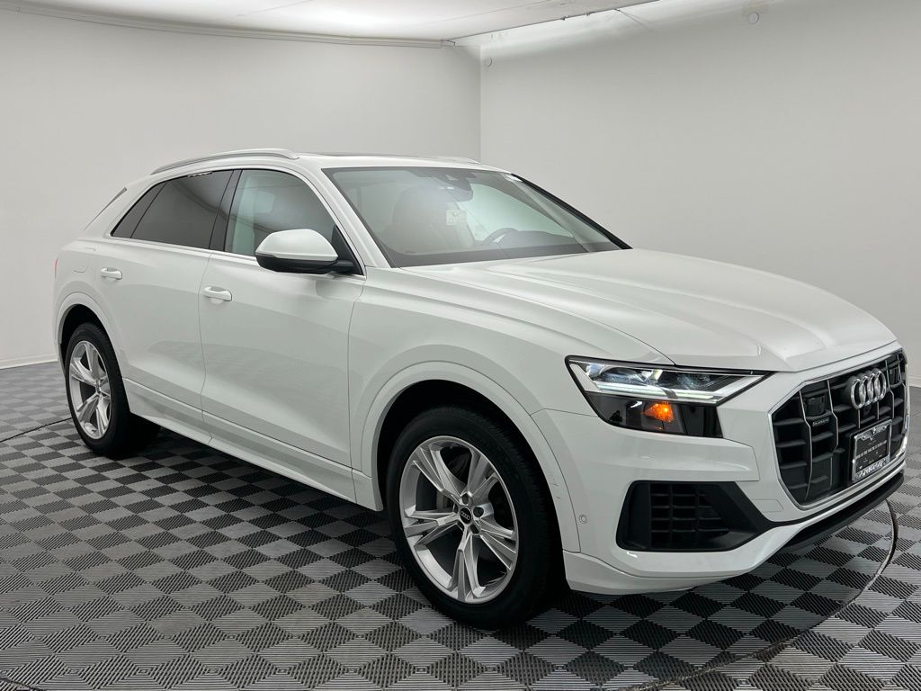 2022 Audi Q8 55 Premium Plus photo 3