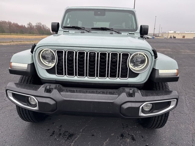 2024 Jeep Wrangler Sahara photo 2