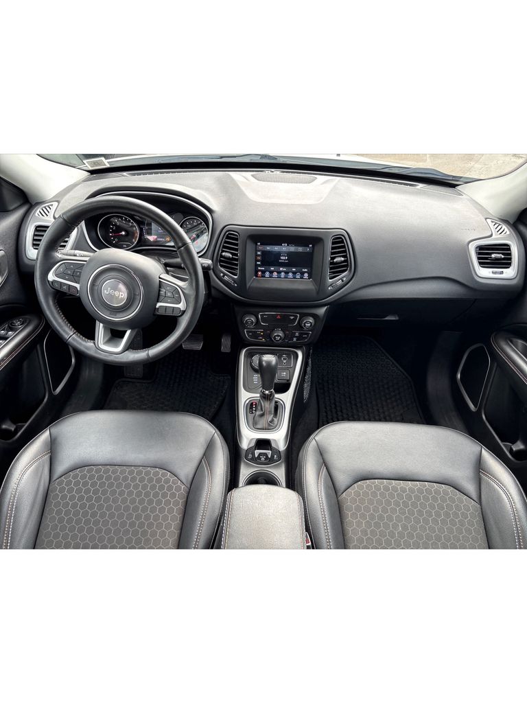 2019 Jeep Compass Latitude photo 18