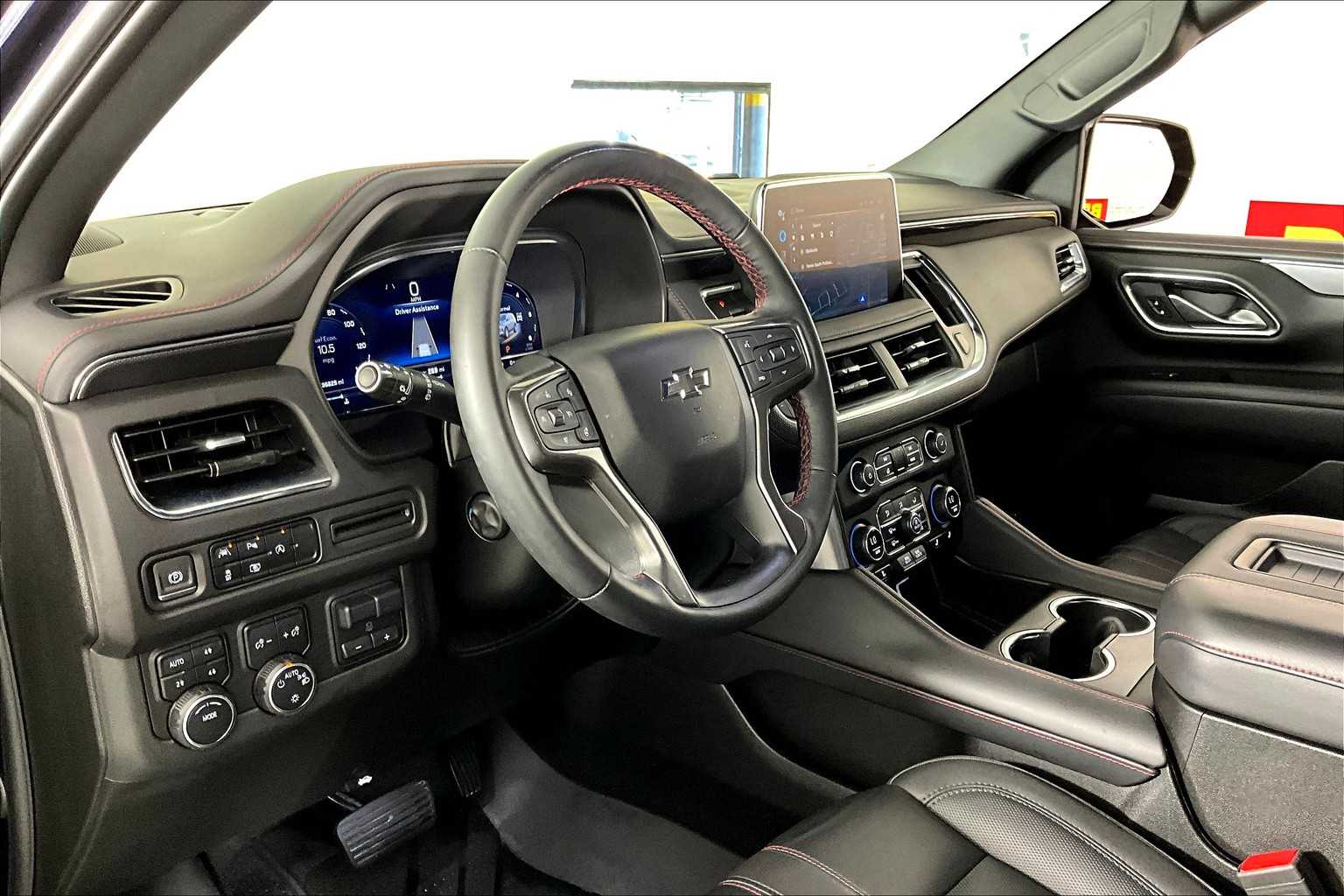 2024 Chevrolet Suburban RST photo 15